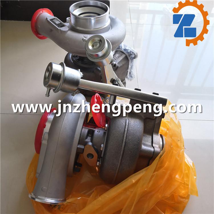 Maintenance and inspection of Komatsu PC200-7 excavator engine